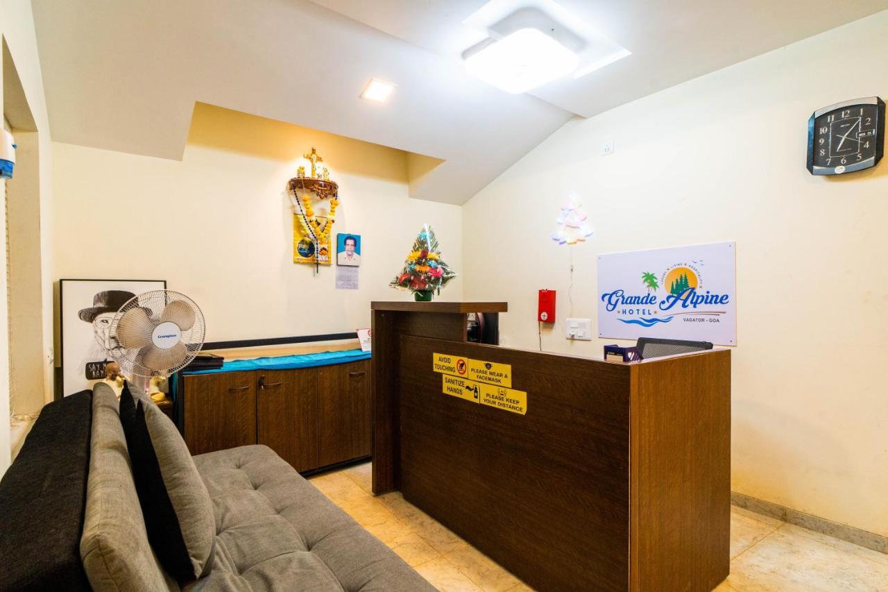 Grande Alpine Hotel Vagator Dış mekan fotoğraf