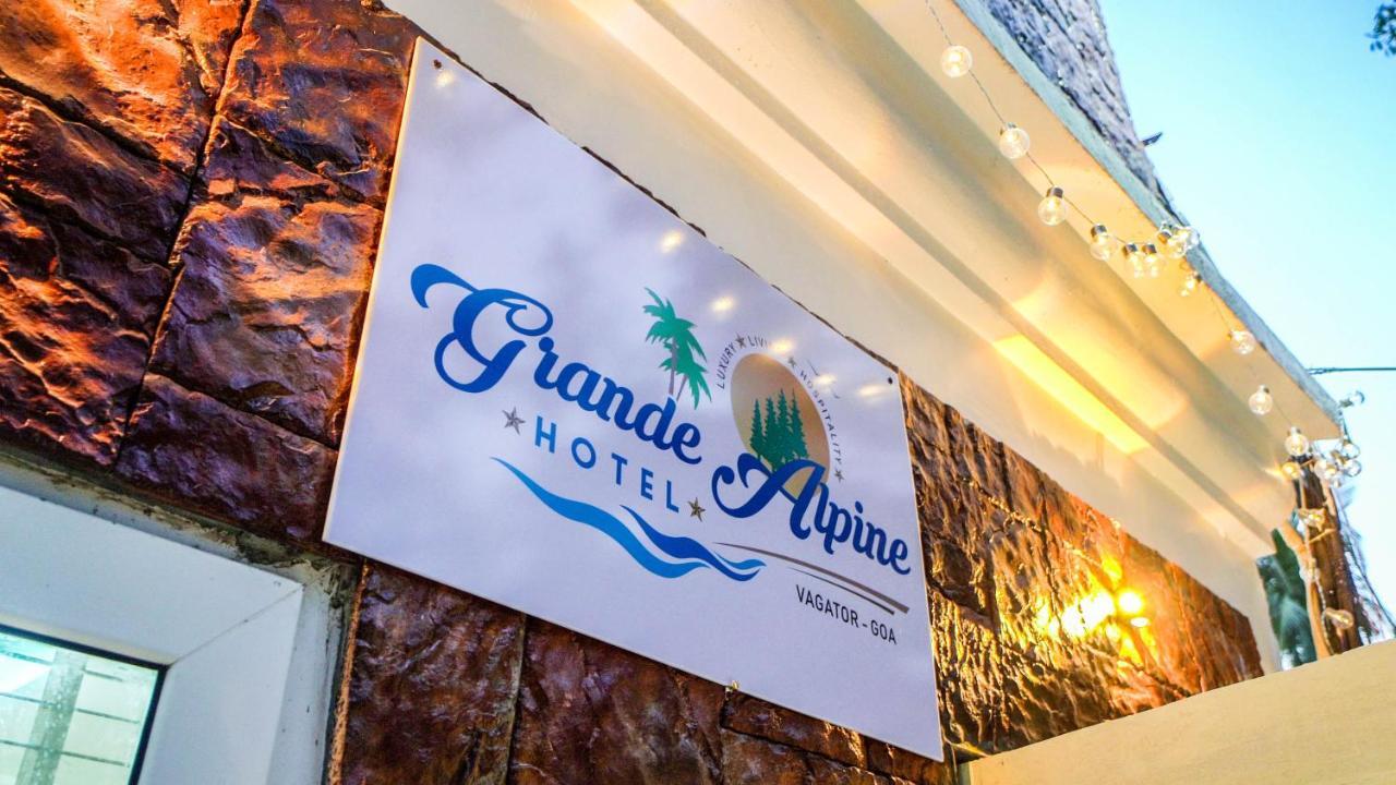 Grande Alpine Hotel Vagator Dış mekan fotoğraf